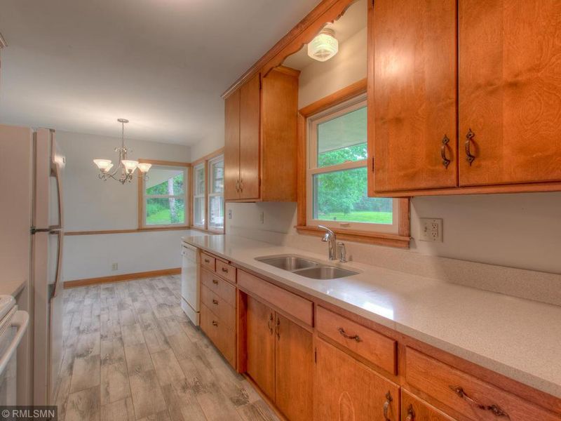 3200 Loop Rd N, Burnsville, MN 55306