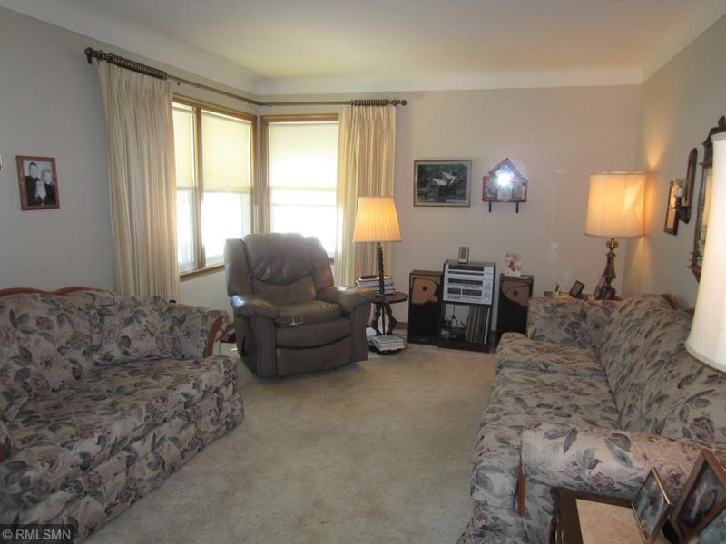 2057 Case Ave E, Saint Paul, MN 55119