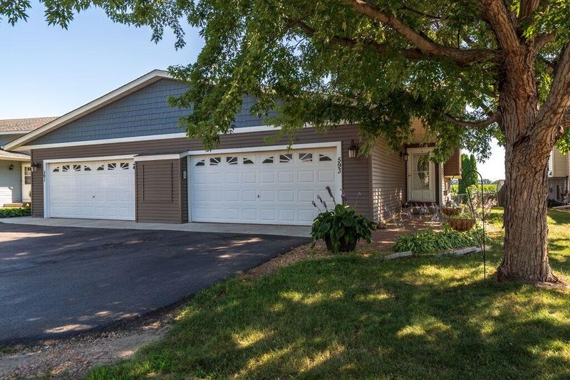 593 Kendall Dr, Hastings, MN 55033