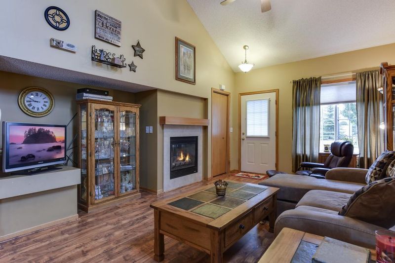 1544 Serenity Ln, Waconia, MN 55387