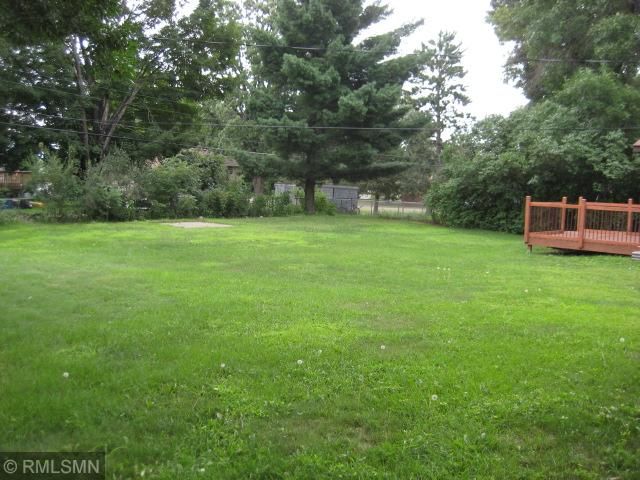 863 40th Ln, Anoka, MN 55303
