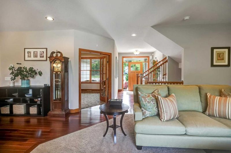 2319 Hoyt Ave E, Maplewood, MN 55119