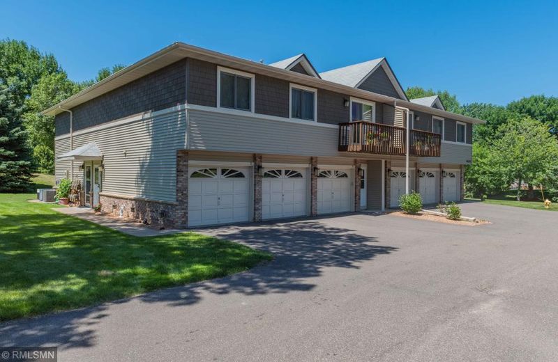 14235 44th Pl N #2, Plymouth, MN 55446
