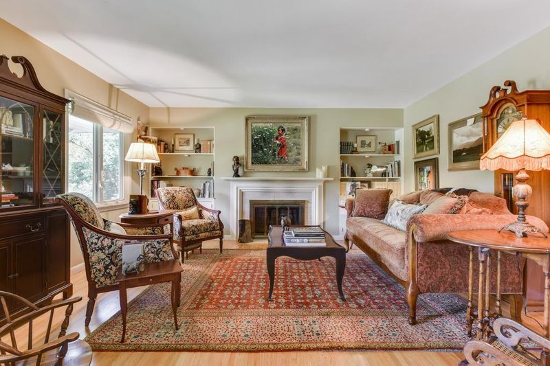 4553 Ellerdale Rd, Minnetonka, MN 55345