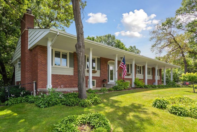 4553 Ellerdale Rd, Minnetonka, MN 55345