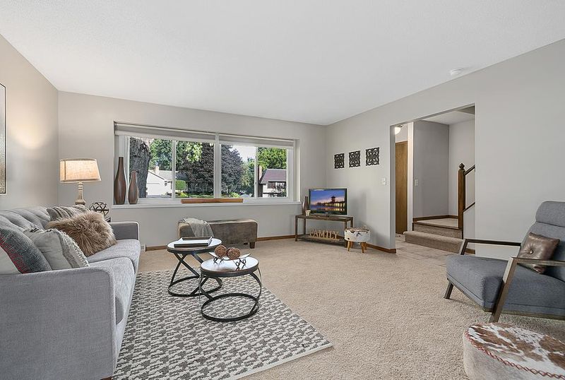7090 Quail Cir, Eden Prairie, MN 55346