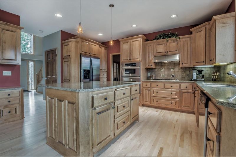 18064 70th Pl N, Maple Grove, MN 55311