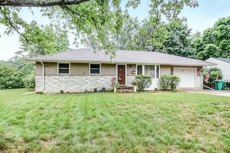 656 Manor Dr NE, Spring Lake Park, MN 55432