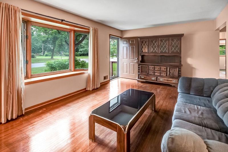 656 Manor Dr NE, Spring Lake Park, MN 55432