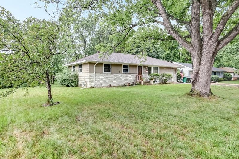 656 Manor Dr NE, Spring Lake Park, MN 55432