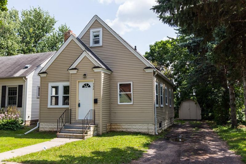 732 Cottage Ave E, Saint Paul, MN 55106