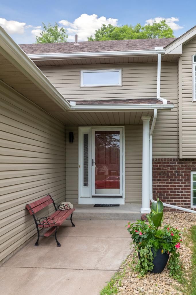 7955 Highland Dr, Lino Lakes, MN 55014