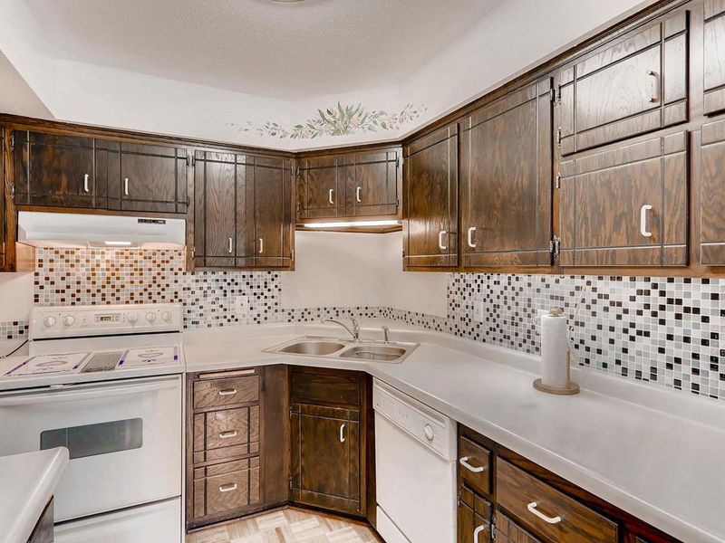 891 Shirlee Ln, Shoreview, MN 55126