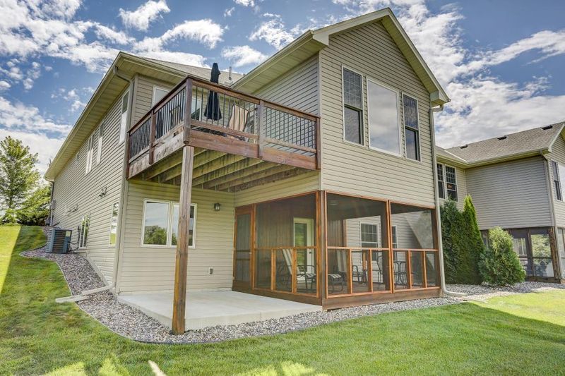 910 Anthony Way, Victoria, MN 55386