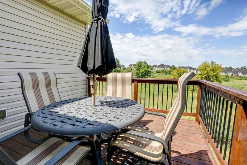 910 Anthony Way, Victoria, MN 55386