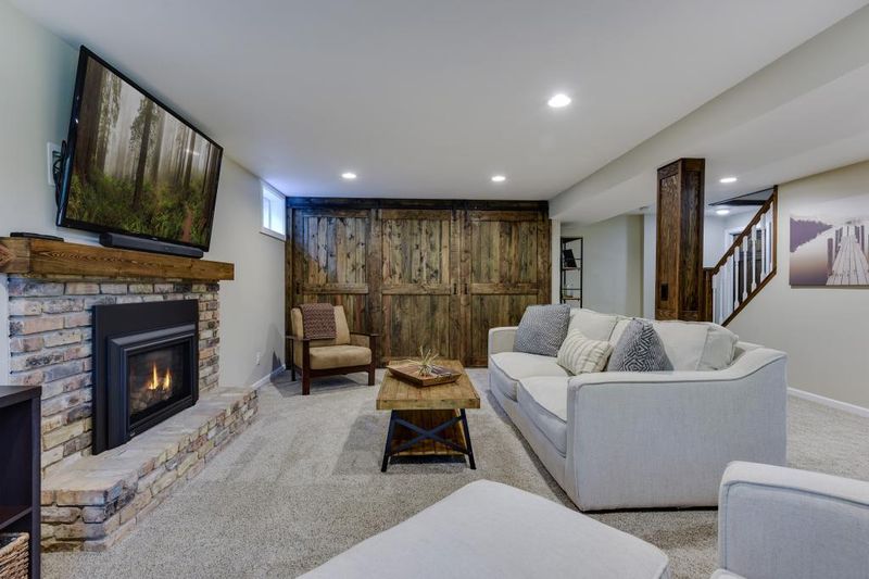 5115 Valley View Rd, Edina, MN 55436