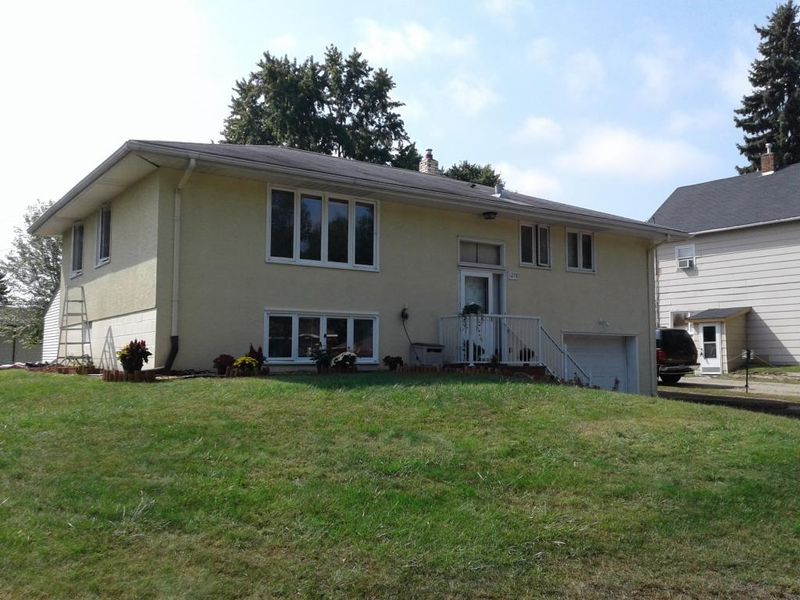 1278 County Road B E, Maplewood, MN 55109