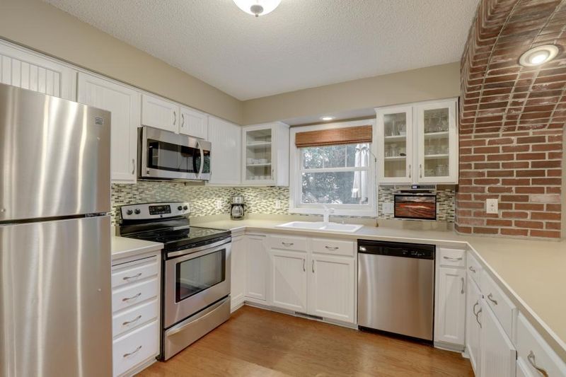 20384 Eaves Way, Farmington, MN 55024