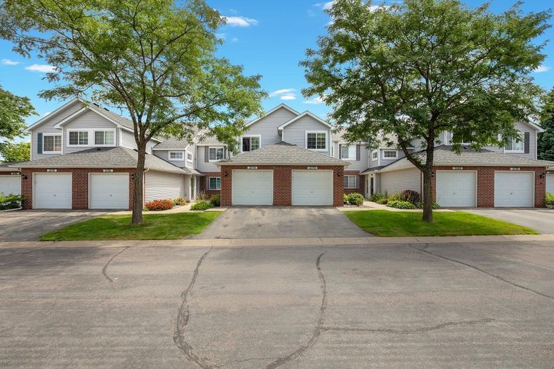 2172 Water Lilly Ln #905, Eagan, MN 55122