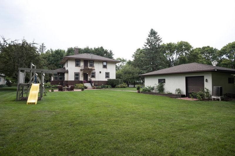 303 Columbus Ave S, New Prague, MN 56071