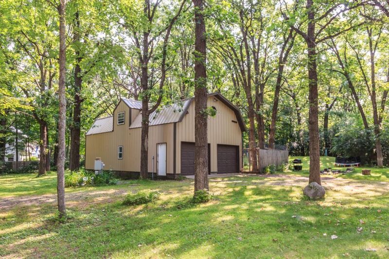 2042 Burnett Dr, Mora, MN 55051