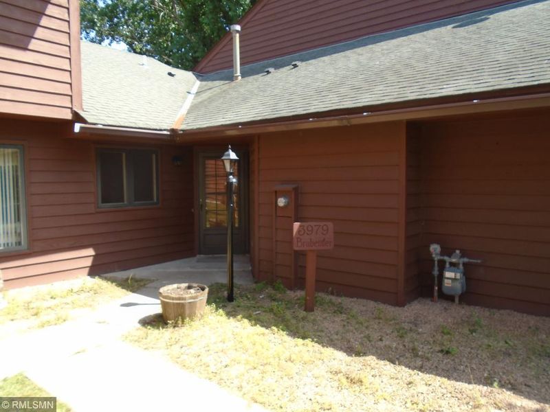3979 Hadley Ave N, Oakdale, MN 55128