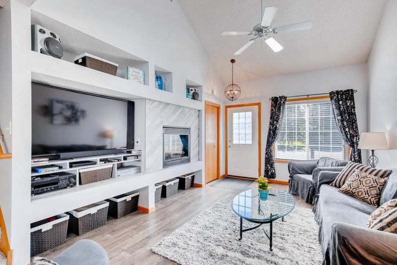 8918 Pheasant Ln, Saint Bonifacius, MN 55375
