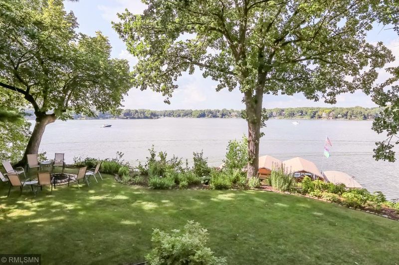 1545 Bluebird Ln, Mound, MN 55364