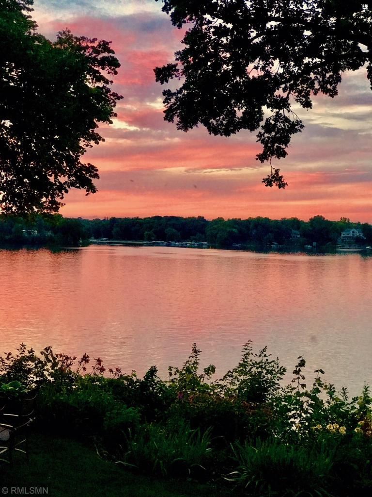 1545 Bluebird Ln, Mound, MN 55364