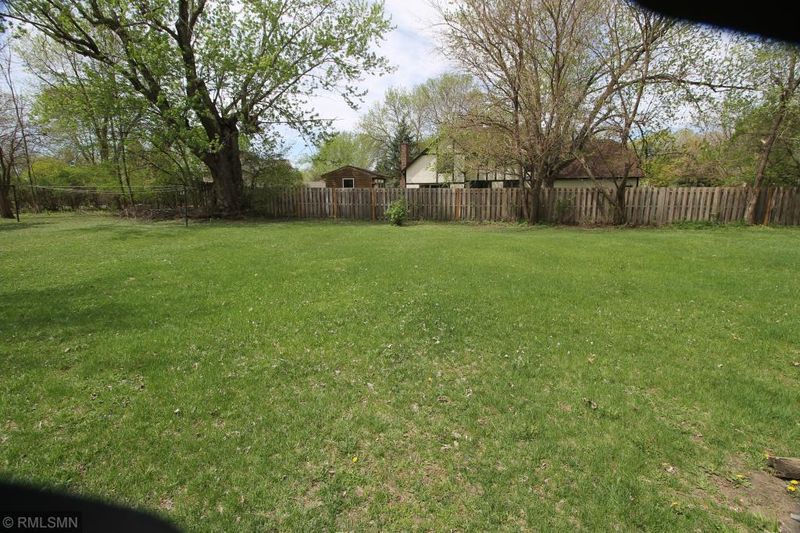 4731 Hodgson Rd, Shoreview, MN 55126