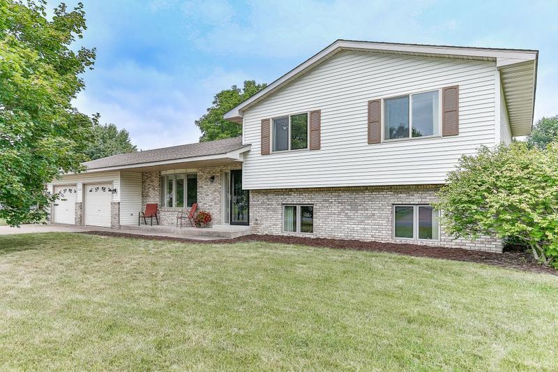 31135 Olinda Trl, Lindstrom, MN 55045