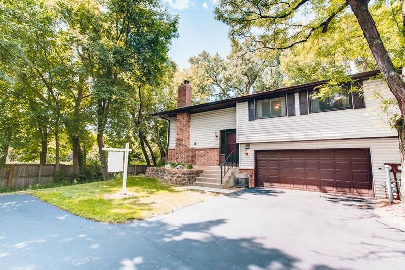 10752 Cavell Rd, Bloomington, MN 55438