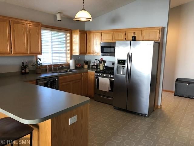 945 Pine St, Farmington, MN 55024