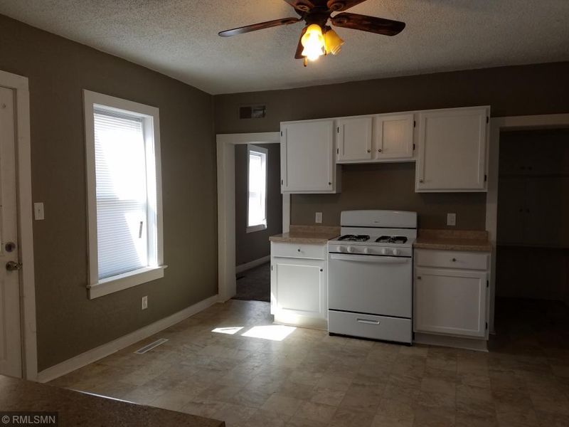 146 Elm Ave SE, Montgomery, MN 56069