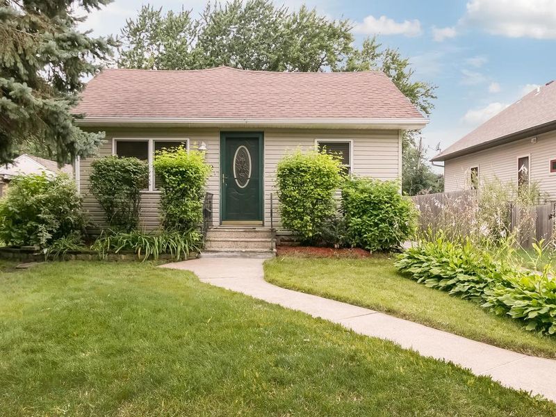 1009 Stryker Ave, West Saint Paul, MN 55118