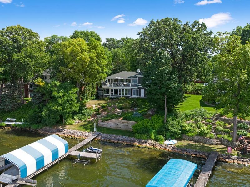 3040 Northview Rd, Wayzata, MN 55391