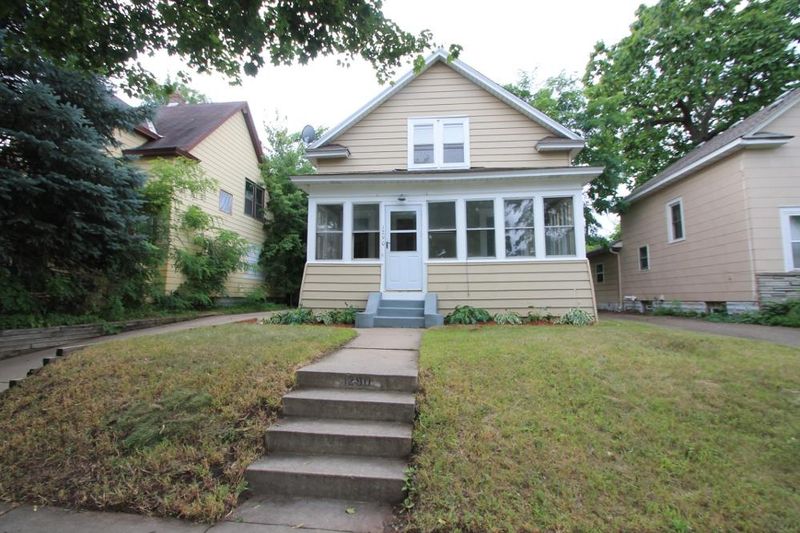 1290 Hewitt Ave, Saint Paul, MN 55104