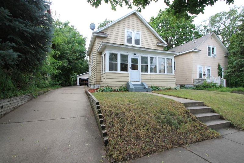 1290 Hewitt Ave, Saint Paul, MN 55104