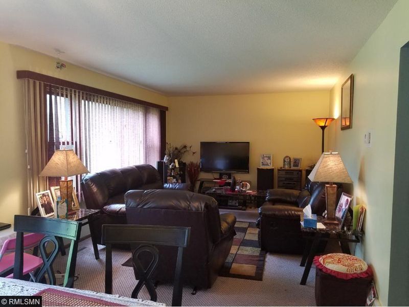 2215 11th Ave S, Minneapolis, MN 55404