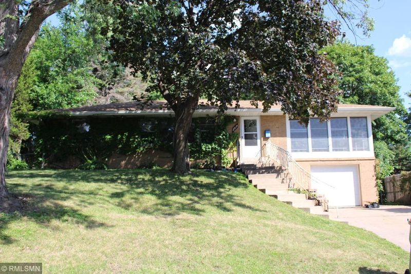 2919 Armour Ter, Saint Anthony, MN 55418