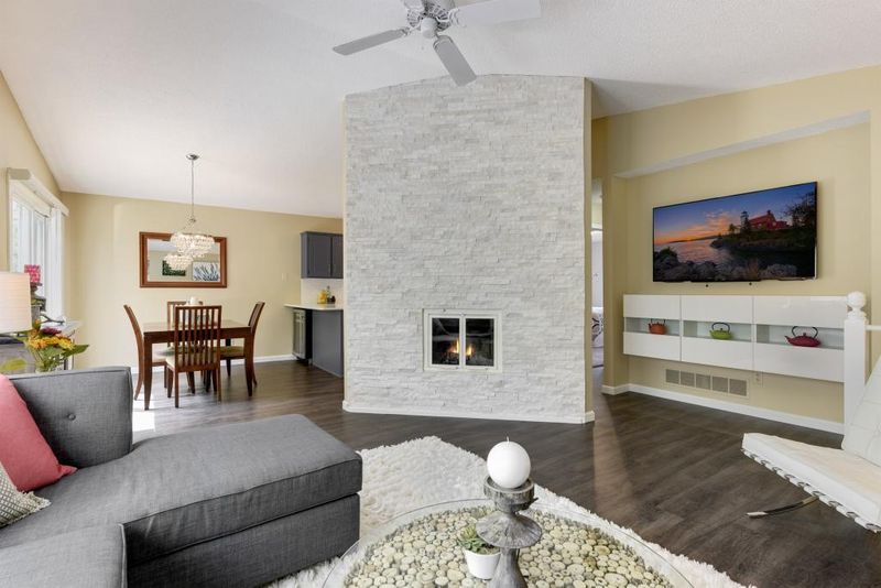4820 Quaker Ln N, Plymouth, MN 55442