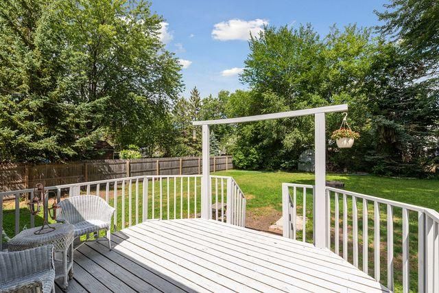 10 Park Dr, Circle Pines, MN 55014