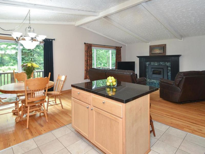21350 Rum River Dr, Oak Grove, MN 55303