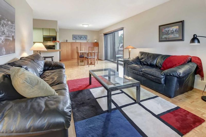 400 Groveland Ave #209, Minneapolis, MN 55403