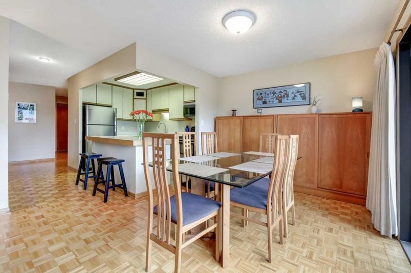 400 Groveland Ave #209, Minneapolis, MN 55403