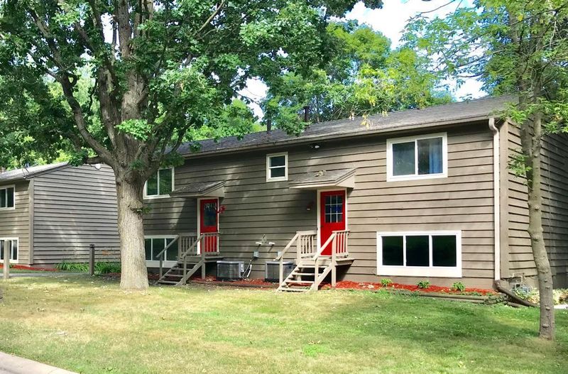 1746-1748 Sumach Ln, Mound, MN 55364