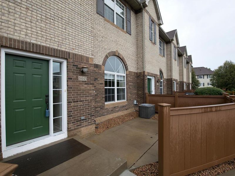 6443 Regency Ln, Eden Prairie, MN 55344