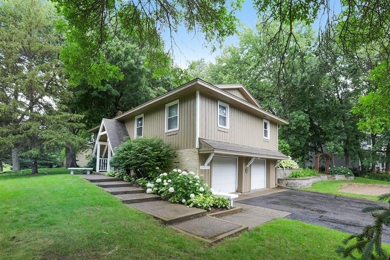 19070 Homestead Cir, Eden Prairie, MN 55346