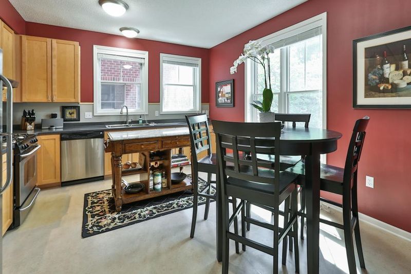 548 Payne Ave, Saint Paul, MN 55130