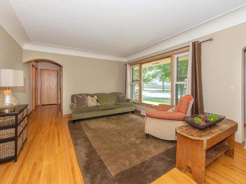 713 4th Ave E, Shakopee, MN 55379